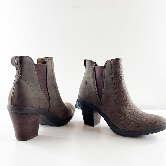 Baretraps Dasha Block Heel Round Toe Pull On Ankle Boots Booties Brown 10 - Picture 7 of 8